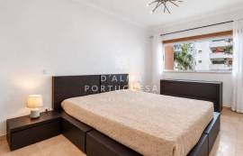 2 Bedroom Apartment | garage for long-term rental in Praia da Rocha
