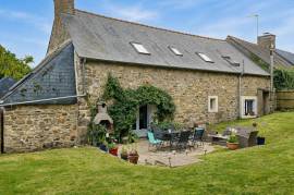 Houses for sale - 8 rooms - 161 m2 - PLOEUC L HERMITAGE - (22150) Houses for sale - 8 rooms - 161 m2 - PLOEUC L HERMITAGE - (22150)