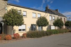 Flats / Apartments for rent - 4 rooms - 110 m2 - LOYAT - (56800)