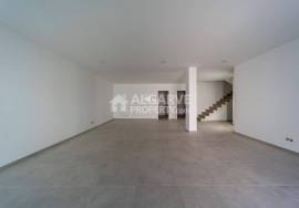 3+1 Bedroom Townhouse with Private Pool in Gambelas, Faro 3+1 Bedroom Townhouse with Private Pool in Gambelas, Faro