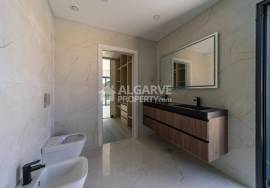 3+1 Bedroom Townhouse with Private Pool in Gambelas, Faro 3+1 Bedroom Townhouse with Private Pool in Gambelas, Faro
