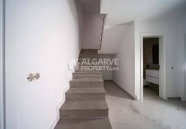 3+1 Bedroom Townhouse with Private Pool in Gambelas, Faro 3+1 Bedroom Townhouse with Private Pool in Gambelas, Faro