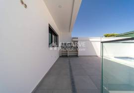 3+1 Bedroom Townhouse with Private Pool in Gambelas, Faro 3+1 Bedroom Townhouse with Private Pool in Gambelas, Faro