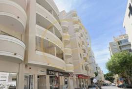 Rentals per Year: T3 in the Center of Loulé with Garage, Elevator and Balconies – Do It All on Foot!