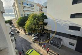 Rentals per Year: T3 in the Center of Loulé with Garage, Elevator and Balconies – Do It All on Foot! Rentals per Year: T3 in the Center of Loulé with Garage, Elevator and Balconies – Do It All on Foot!