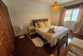 Rentals per Year: T3 in the Center of Loulé with Garage, Elevator and Balconies – Do It All on Foot! Rentals per Year: T3 in the Center of Loulé with Garage, Elevator and Balconies – Do It All on Foot!