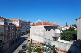 Furnished 4 Bedroom Apartment for Rent – Metro Combatentes, Porto