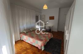 Furnished 4 Bedroom Apartment for Rent – Metro Combatentes, Porto