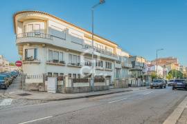3 Bedrooms in Porto (Cedofeita / Boavista) | Balcony, Double Box Garage (27m2) and Parking