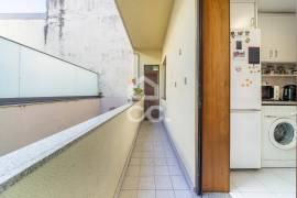3 Bedrooms in Porto (Cedofeita / Boavista) | Balcony, Double Box Garage (27m2) and Parking