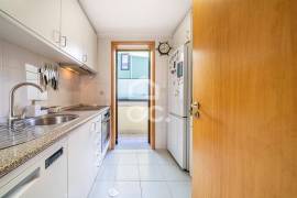 3 Bedrooms in Porto (Cedofeita / Boavista) | Balcony, Double Box Garage (27m2) and Parking