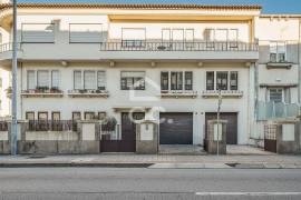 3 Bedrooms in Porto (Cedofeita / Boavista) | Balcony, Double Box Garage (27m2) and Parking