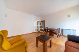 2 bedroom apartment with garage and central heating next to Casa da Música