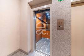 2 bedroom apartment with garage and central heating next to Casa da Música