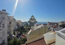 Renovated 2-Bed Apartment in São Vicente, Lisboa