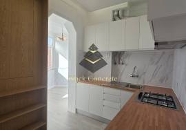Renovated 2-Bed Apartment in São Vicente, Lisboa