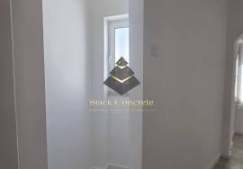 Renovated 2-Bed Apartment in São Vicente, Lisboa