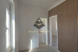 Renovated 2-Bed Apartment in São Vicente, Lisboa