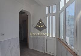 Renovated 2-Bed Apartment in São Vicente, Lisboa