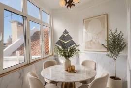 Renovated 2-Bed Apartment in São Vicente, Lisboa