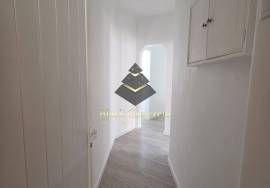 Renovated 2-Bed Apartment in São Vicente, Lisboa