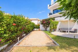 Tavira – 3-bedroom villa with rooftop pool, sea views and garage
