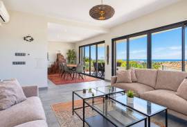 Tavira – 3-bedroom villa with rooftop pool, sea views and garage