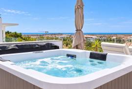 Tavira – 3-bedroom villa with rooftop pool, sea views and garage