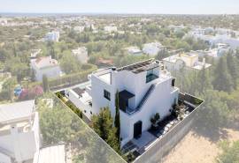 Tavira - Contemporary 4-bedroom villa with pool, lift and garage Tavira - Contemporary 4-bedroom villa with pool, lift and garage