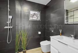 Carvoeiro – Single level semi-detached 3 bedroom villa with pool and walking distance to the center