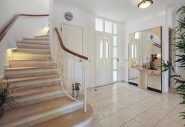 Carvoeiro – Spacious 3-bedroom villa with pool and mature gardens