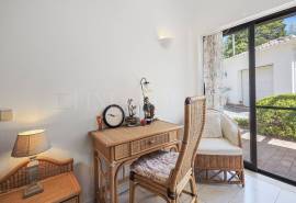 Carvoeiro – Spacious 3-bedroom villa with pool and mature gardens