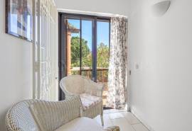 Carvoeiro – Spacious 3-bedroom villa with pool and mature gardens