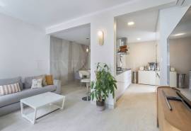 Tavira- Charming 3-bedroom townhouse with plunge pool and garage in historic centre