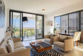 Tavira – 3+1-bedroom apartment close to town, with large sea view terrace and garage
