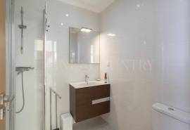 Tavira – 3+1-bedroom apartment close to town, with large sea view terrace and garage