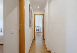 Tavira – 3+1-bedroom apartment close to town, with large sea view terrace and garage