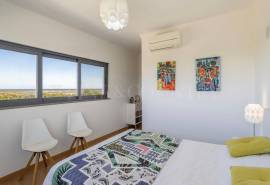 Tavira – 3+1-bedroom apartment close to town, with large sea view terrace and garage