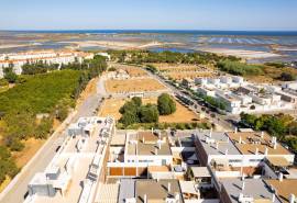 Tavira – 3+1-bedroom apartment close to town, with large sea view terrace and garage