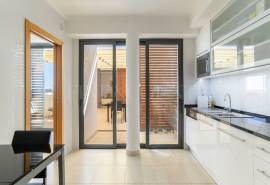 Tavira – 3+1-bedroom apartment close to town, with large sea view terrace and garage