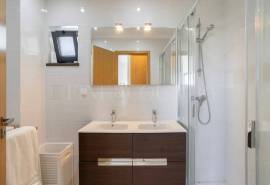 Tavira – 3+1-bedroom apartment close to town, with large sea view terrace and garage