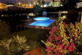 Carvoeiro – First floor 2-bedroom apartment with pool, ocean views and private roof terrace