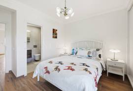 Carvoeiro – First floor 2-bedroom apartment with pool, ocean views and private roof terrace