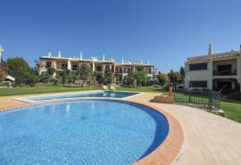 Carvoeiro – First floor 2-bedroom apartment with pool, ocean views and private roof terrace