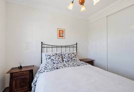 Carvoeiro – First floor 2-bedroom apartment with pool, ocean views and private roof terrace