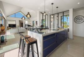 Carvoeiro/Caramujeira – Private 4-bedroom villa with sea views near Marinha