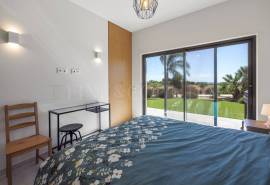 Carvoeiro/Caramujeira – Private 4-bedroom villa with sea views near Marinha