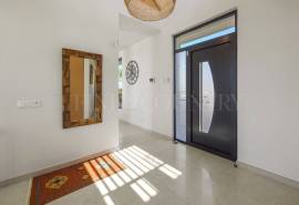 Carvoeiro/Caramujeira – Private 4-bedroom villa with sea views near Marinha