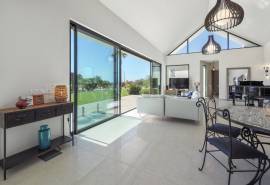Carvoeiro/Caramujeira – Private 4-bedroom villa with sea views near Marinha
