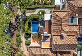 Vale do Lobo – 2+1-bedroom townhouse with pool and garage